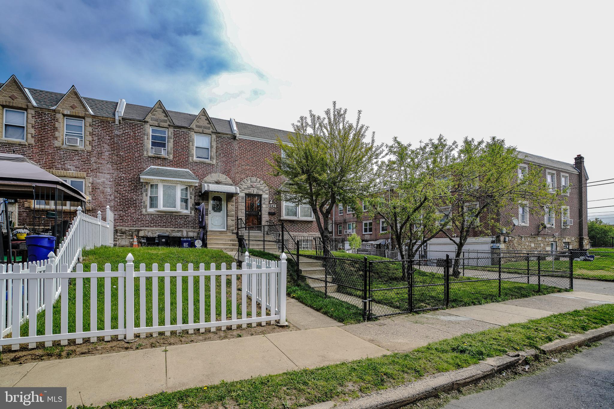 LAWNDALE - Residential
