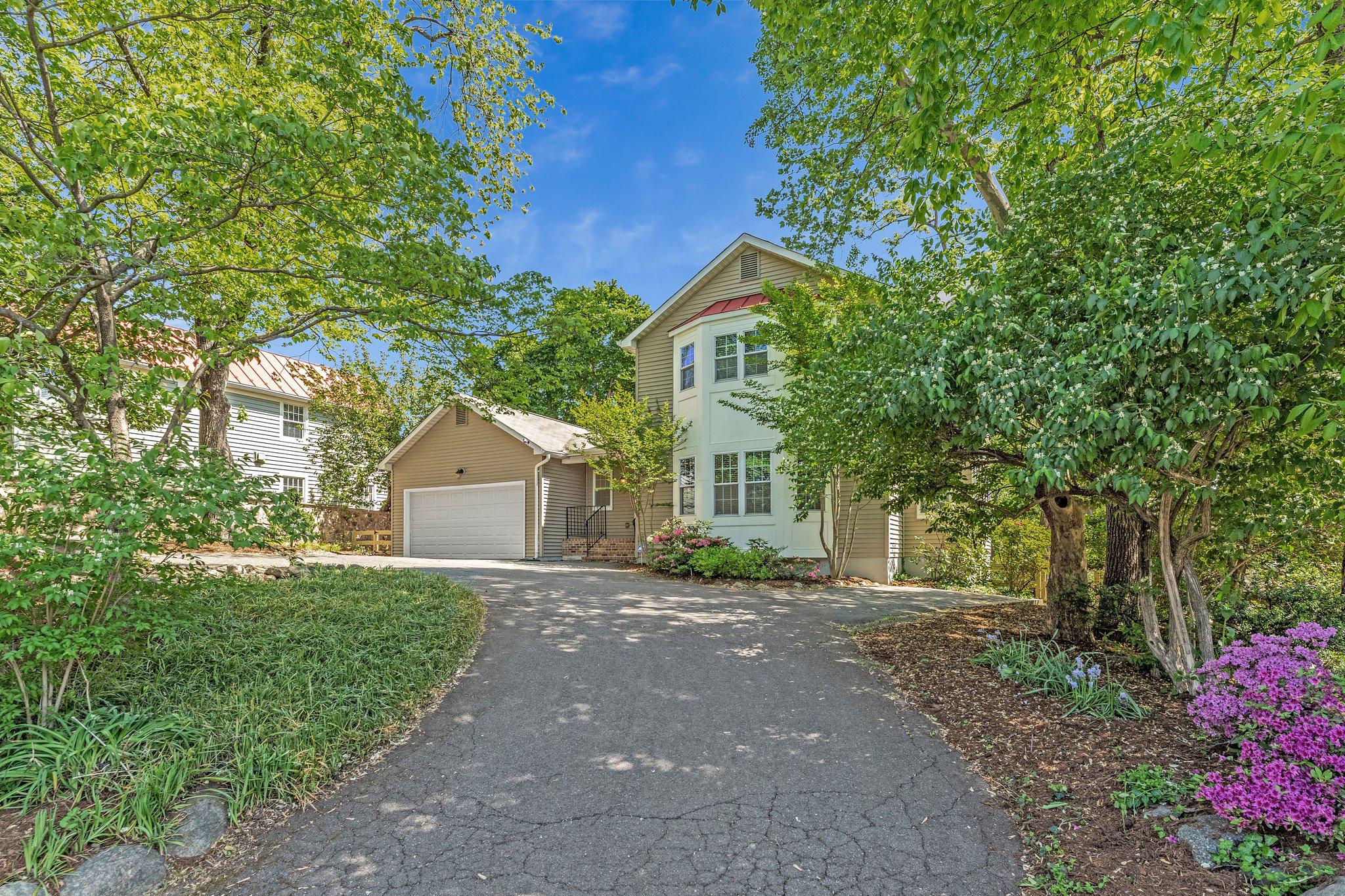 3683 BLENHEIM BOULEVARD