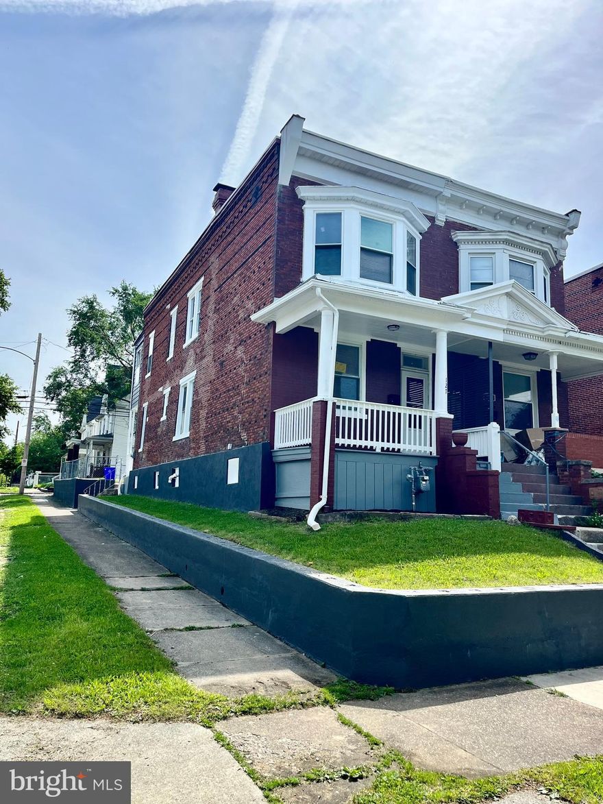 GORGEOUS Fully renovated  3 Bedrooms/1.5 Bath home located at the corner of Briggs and N18th.   Large fenced in backyard waiting for summer fun!  New Kitchen Appliances! Partially Finished Basement.  Move-In Ready!
