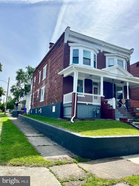 Townhouse For Sale - 721 N 18th Street<br/> HARRISBURG, PA 17103