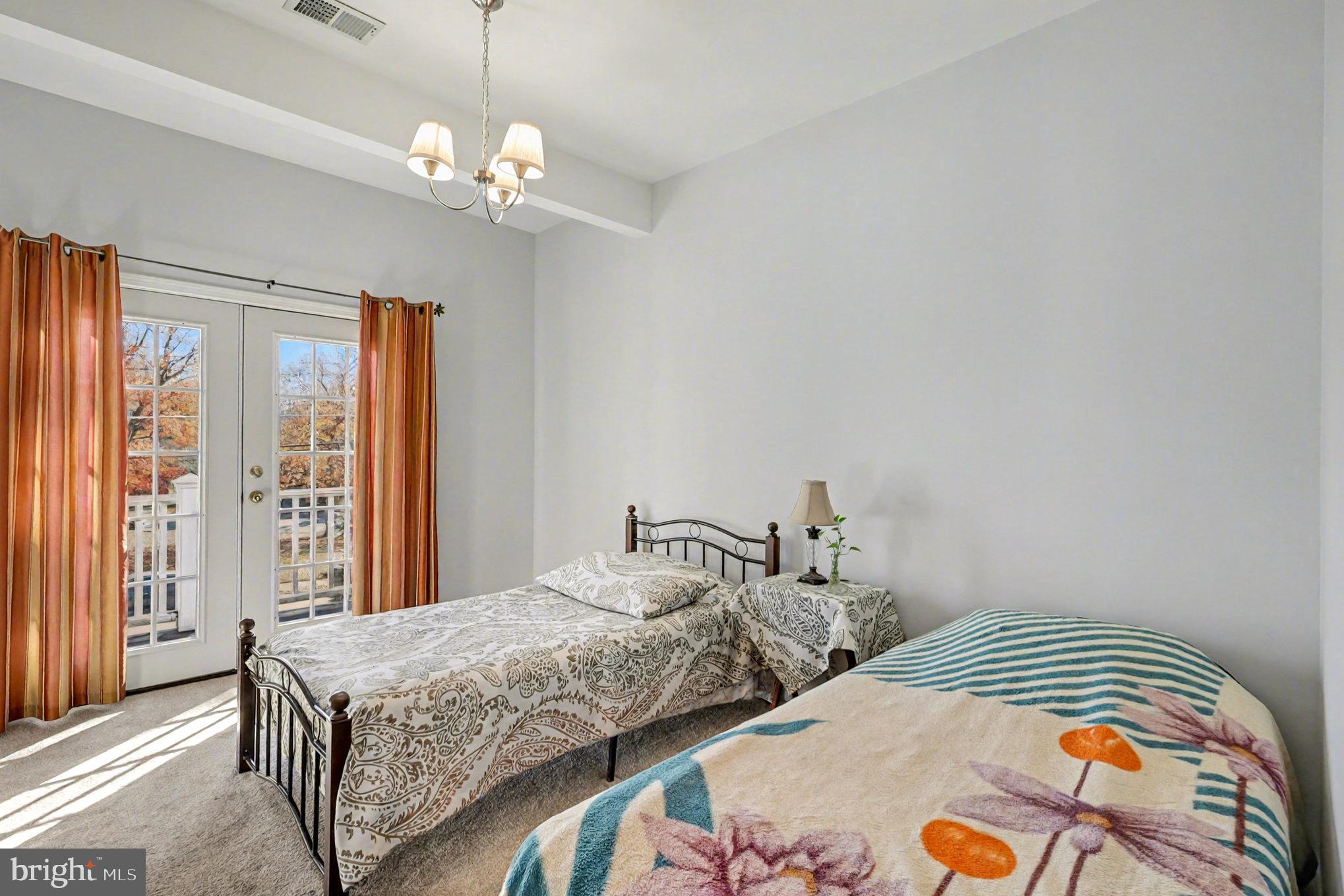 MUNSON HILL - Residential