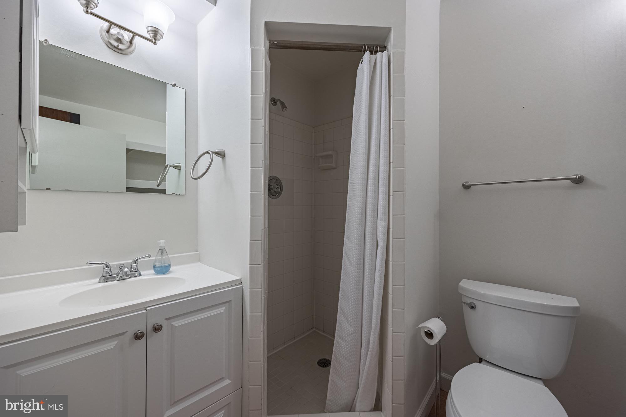 FAIRLINGTON MEADOWS - Residential Lease