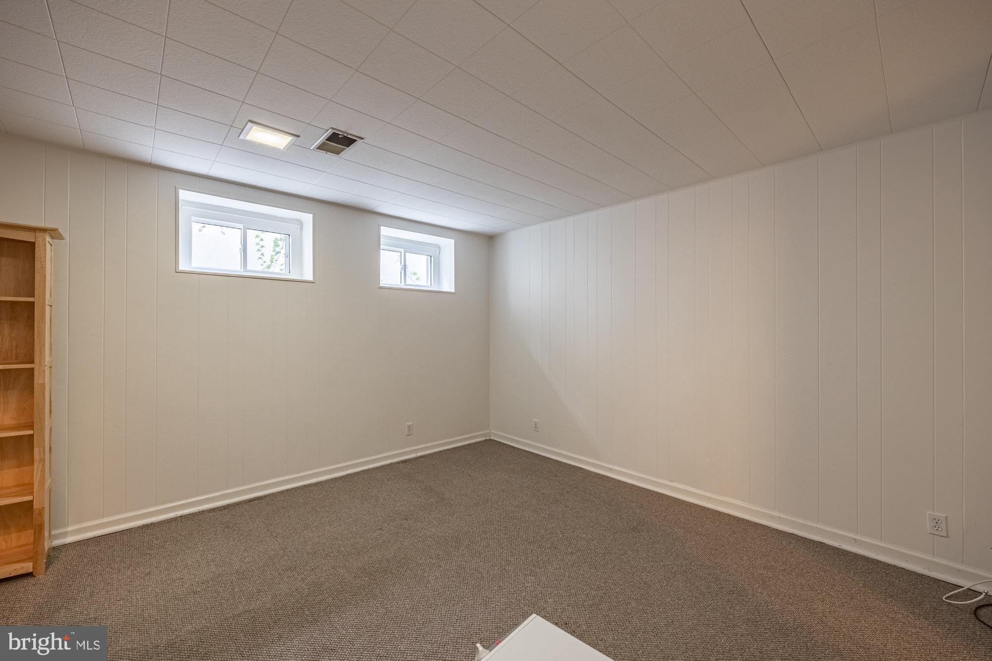 FAIRLINGTON MEADOWS - Residential Lease