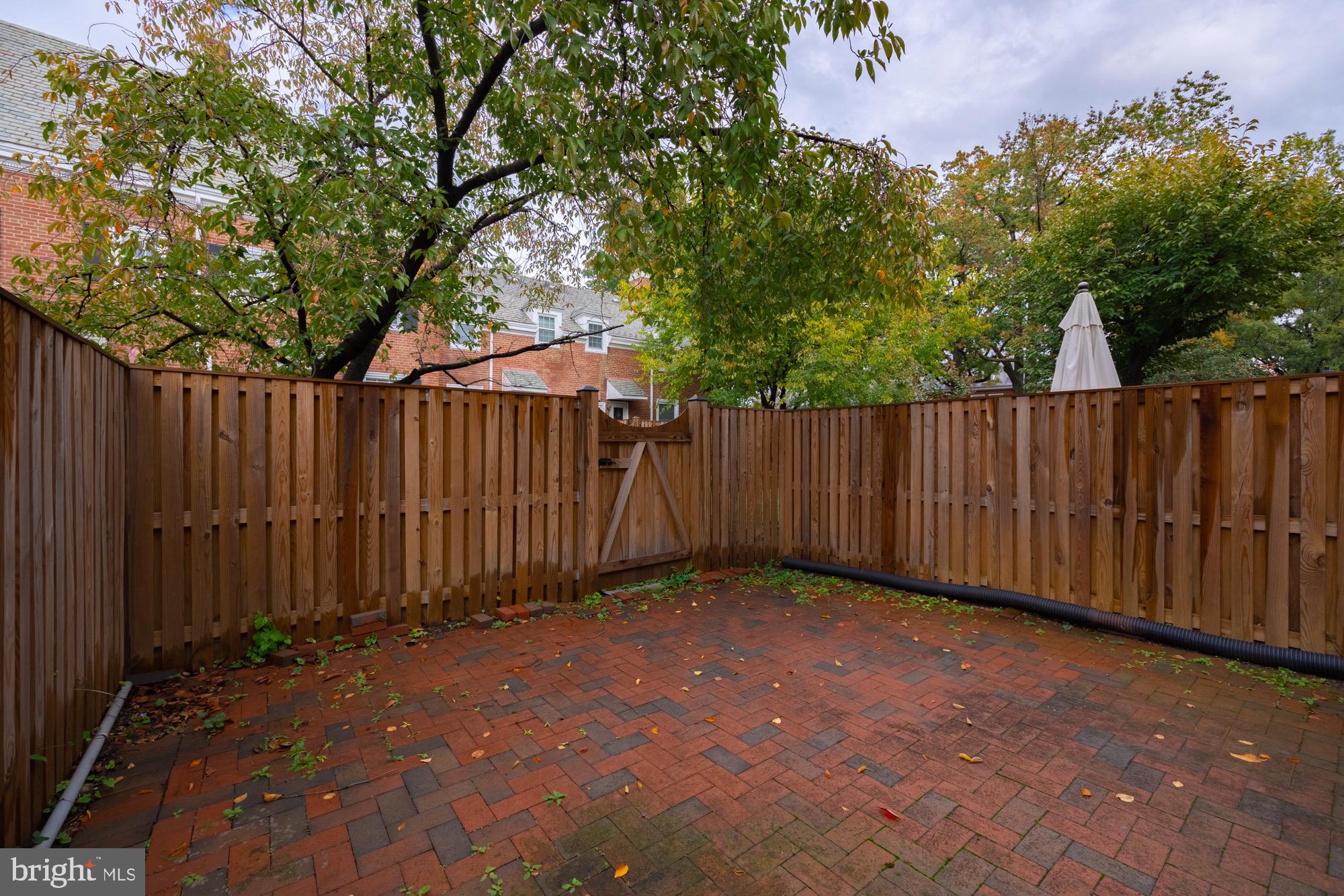 FAIRLINGTON MEADOWS - Residential Lease