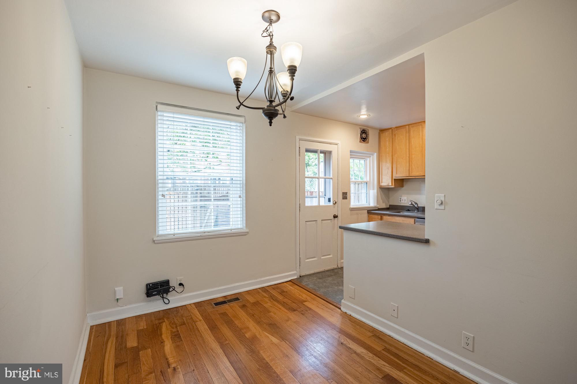 FAIRLINGTON MEADOWS - Residential Lease