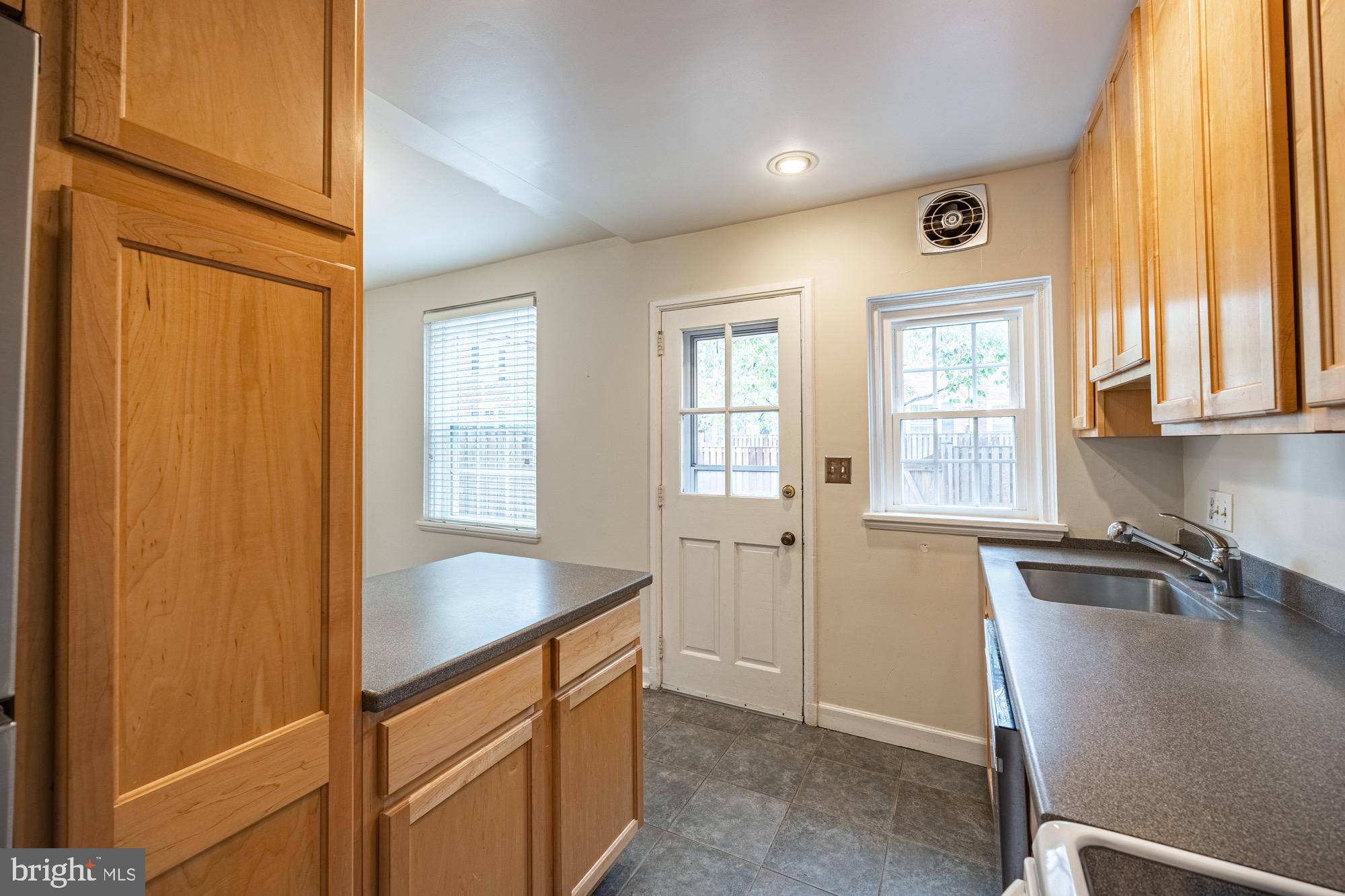 FAIRLINGTON MEADOWS - Residential Lease