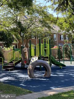 FAIRLINGTON MEADOWS - Residential Lease