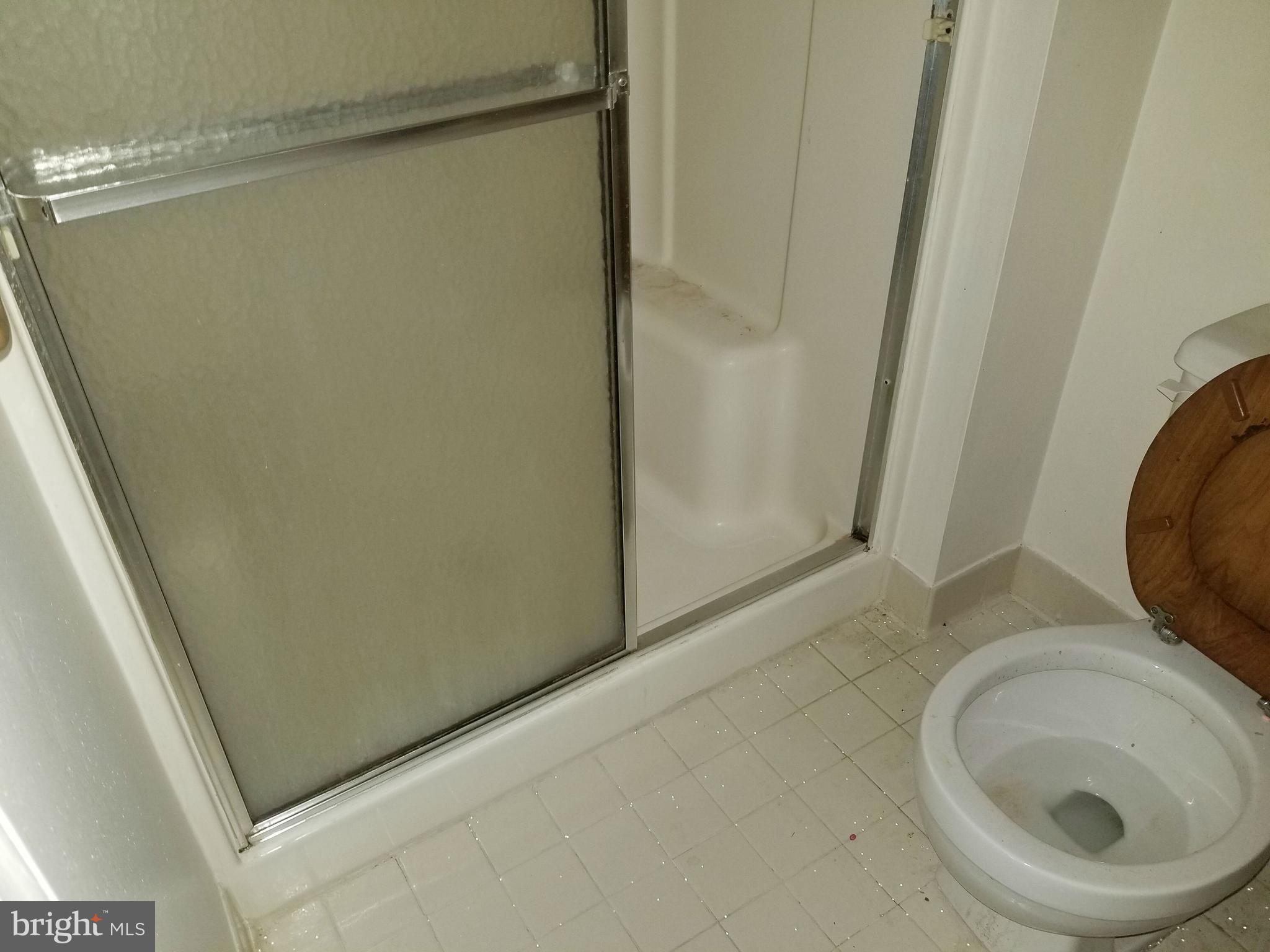 CROMWELL FOUNTAIN - Residential