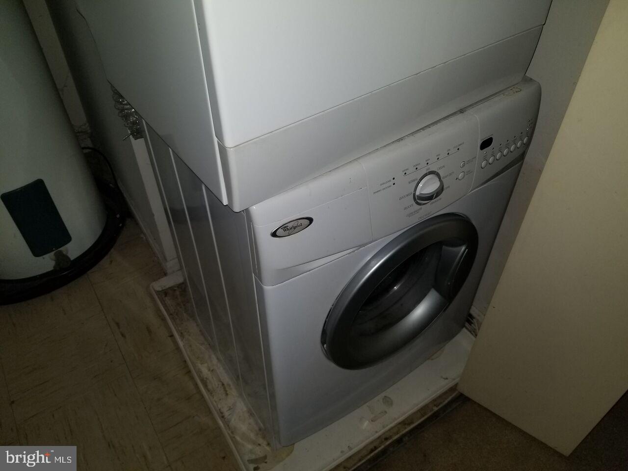 CROMWELL FOUNTAIN - Residential