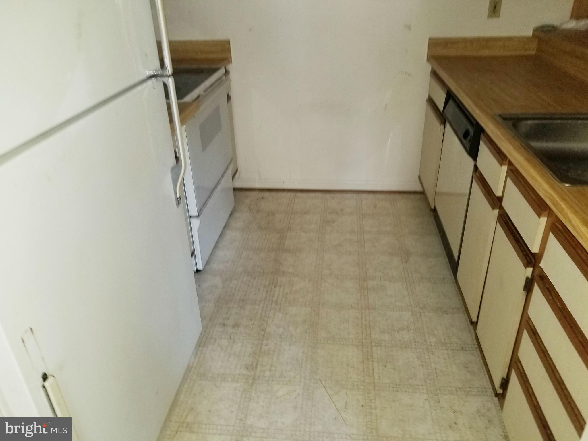 CROMWELL FOUNTAIN - Residential