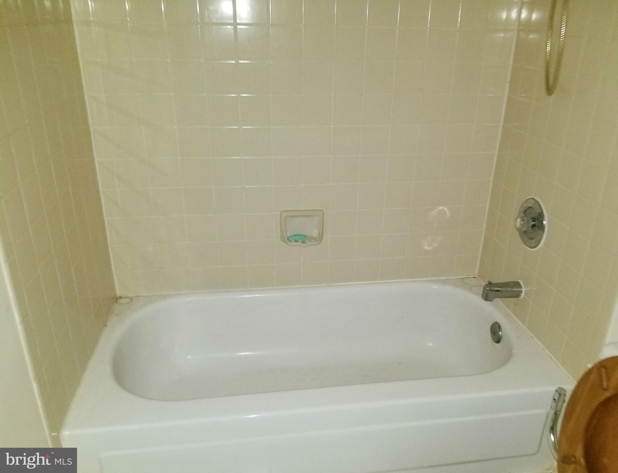 CROMWELL FOUNTAIN - Residential