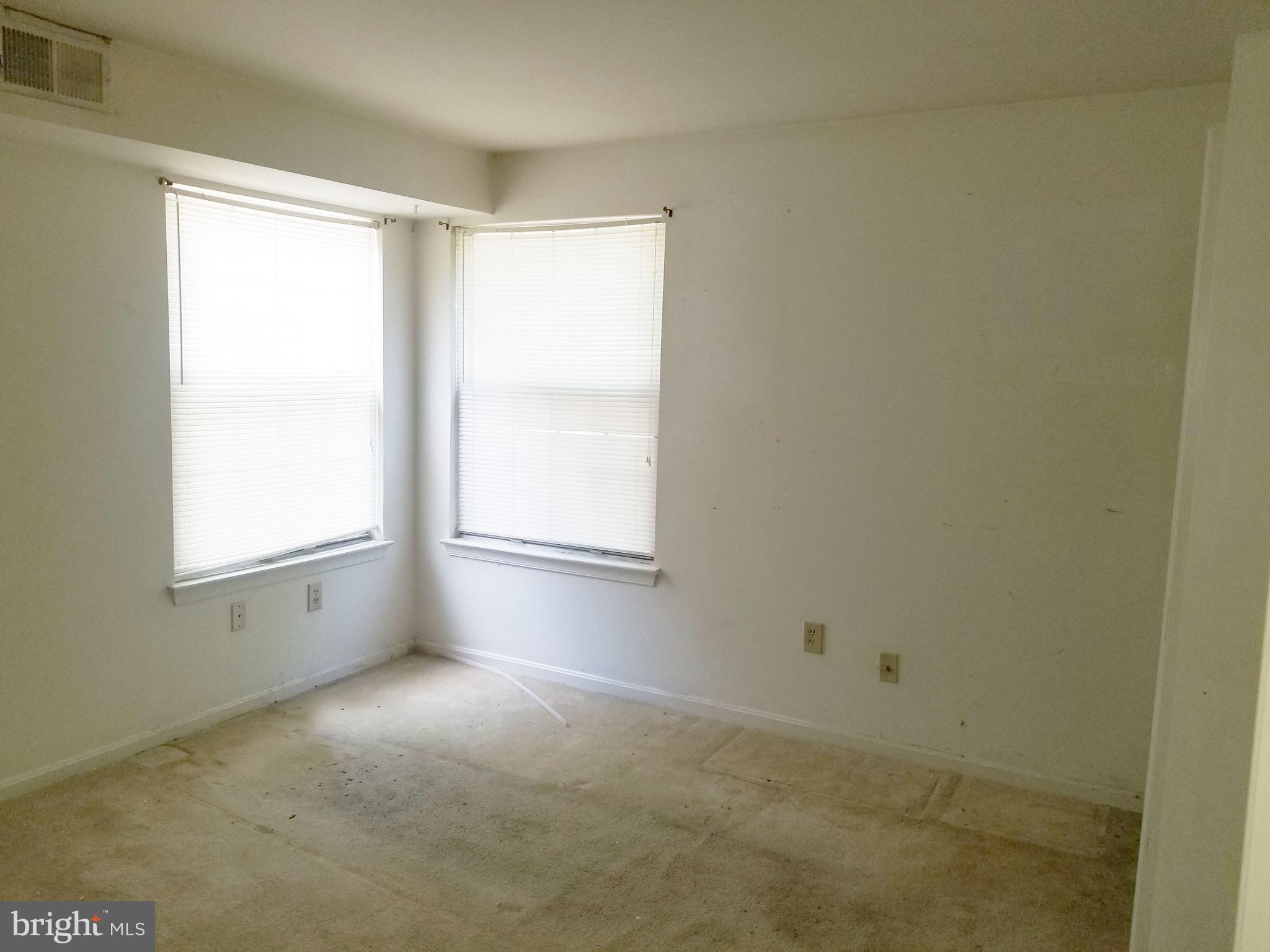 CROMWELL FOUNTAIN - Residential