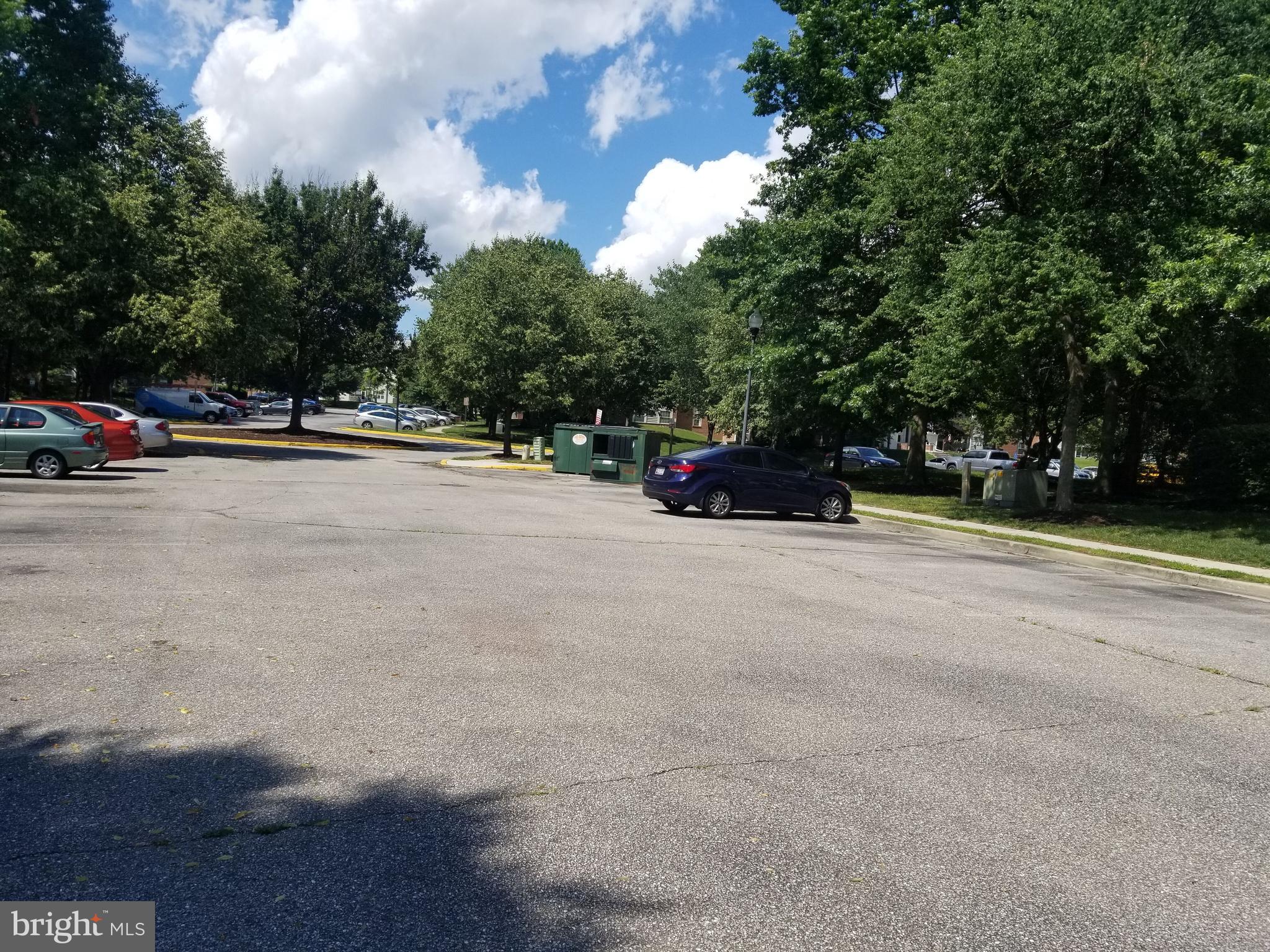 CROMWELL FOUNTAIN - Residential