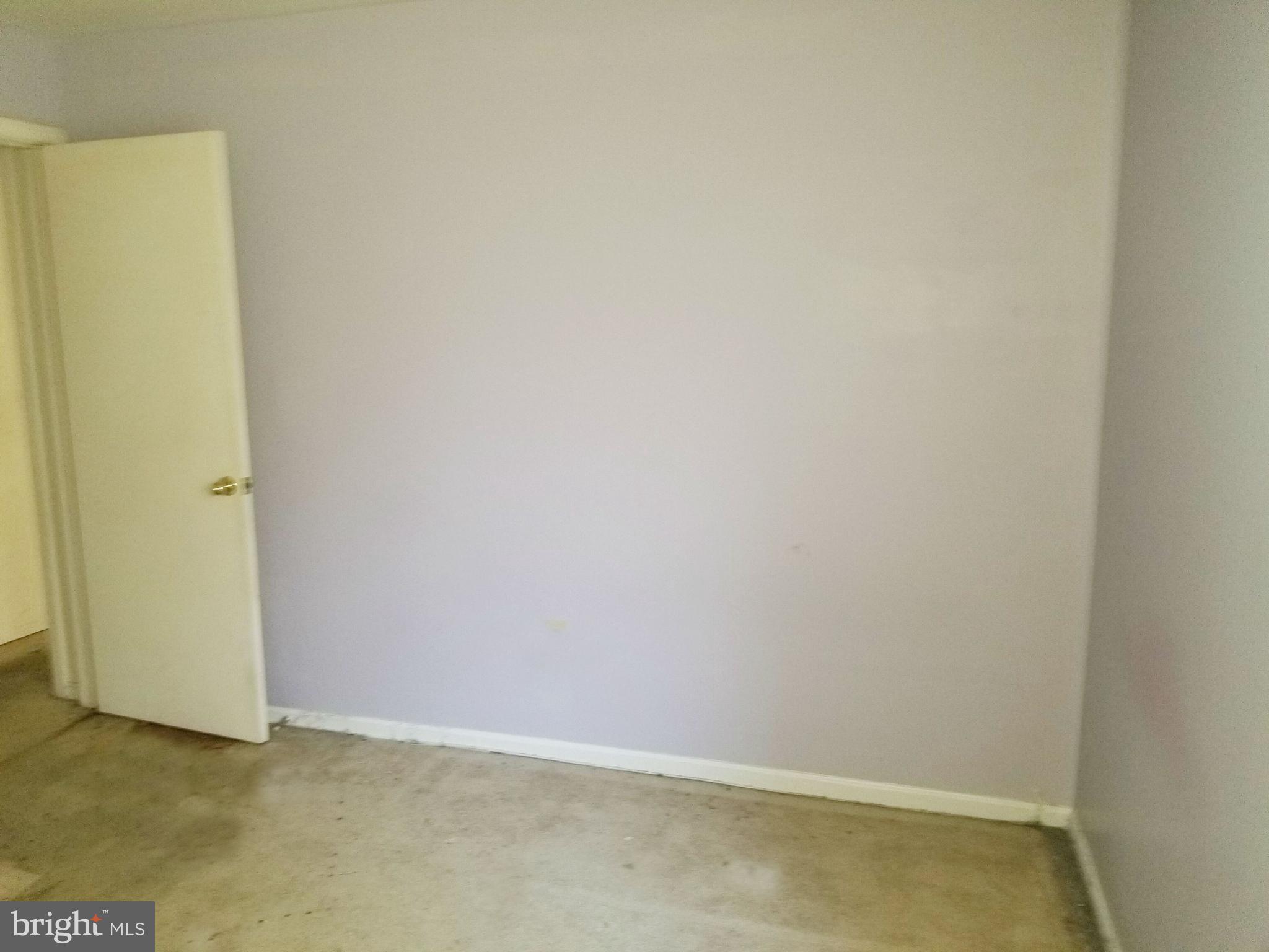 CROMWELL FOUNTAIN - Residential