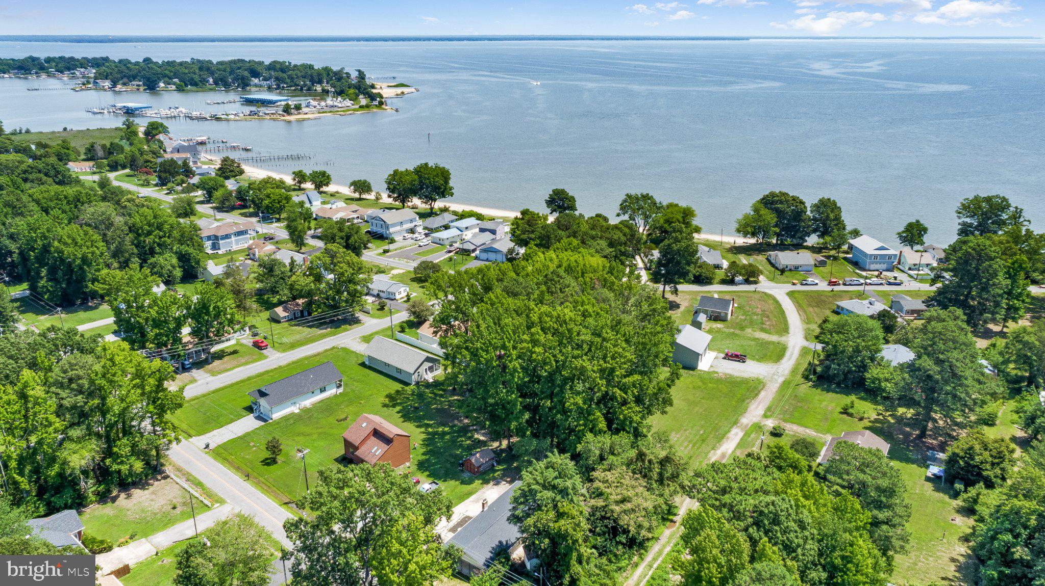 1228 HOLLY VISTA DRIVE