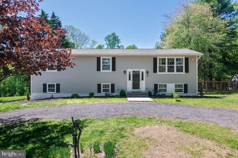 7612 LEEDS MANOR MARSHALL VA 20115