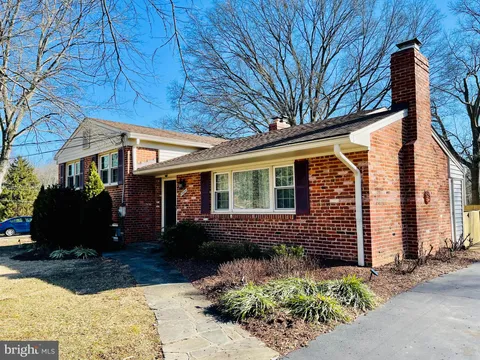 1909 Courtland Road, Alexandria, VA MLS: VAFX2223482