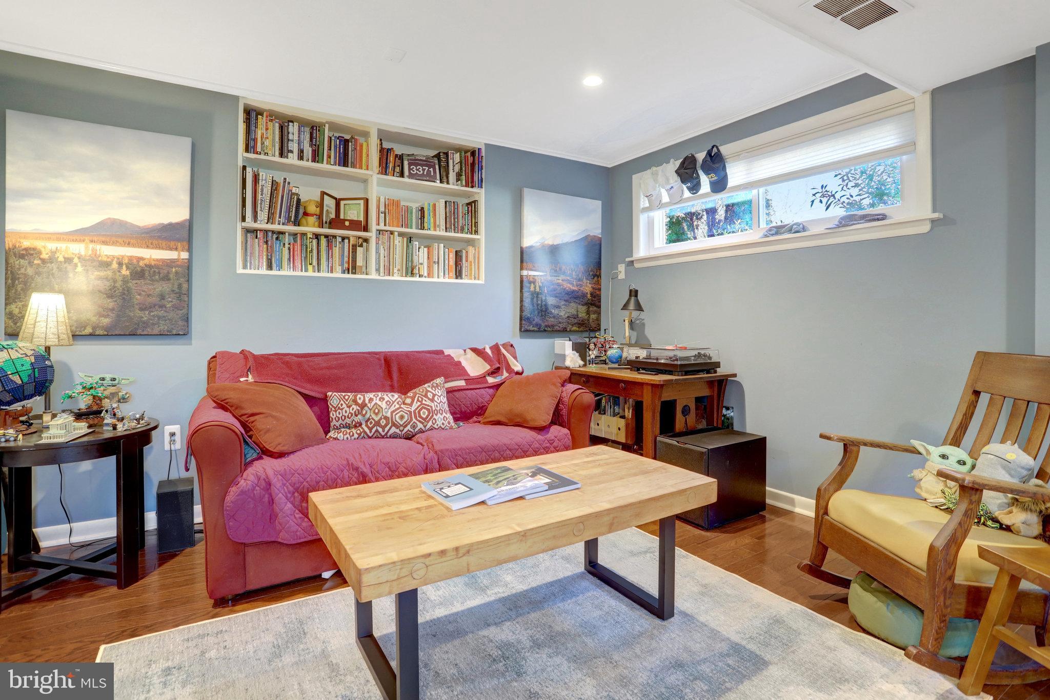 HOLLINDALE - Residential