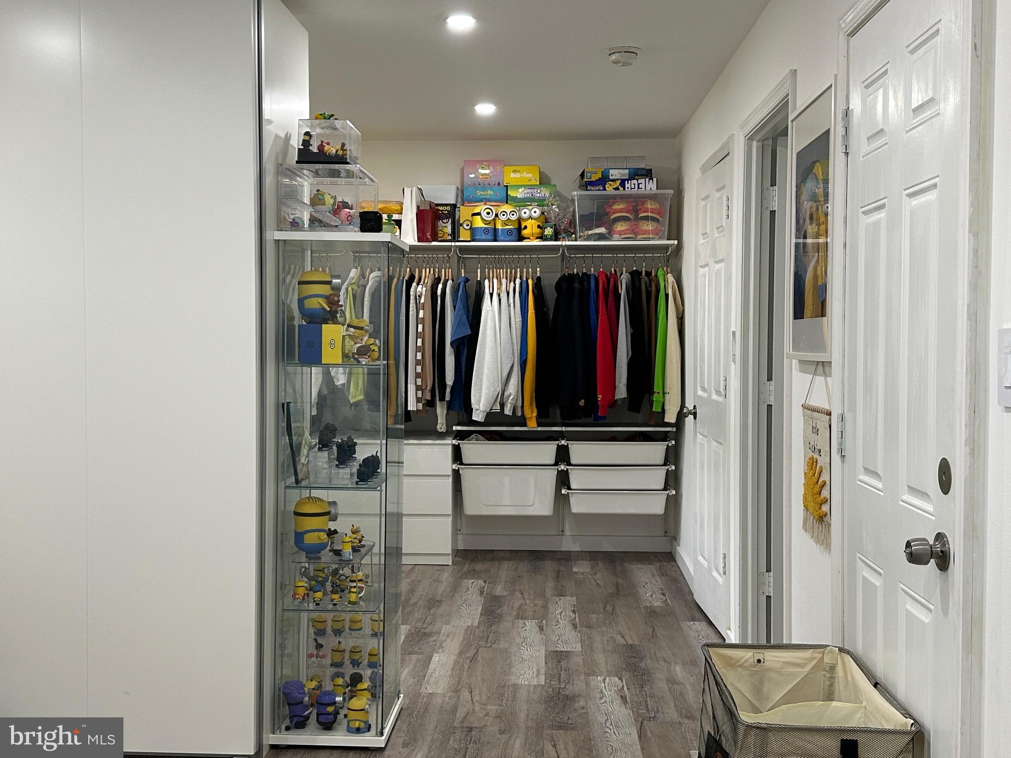 OAKTREE HOLLOW - Residential