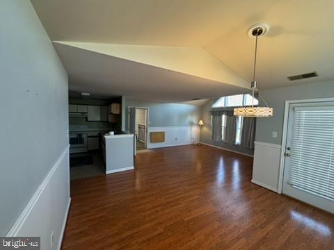 RIVERCHASE - Residential