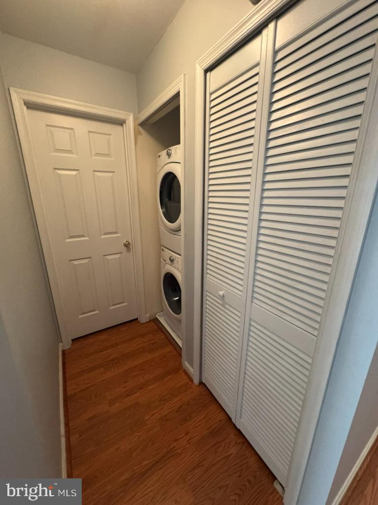 RIVERCHASE - Residential