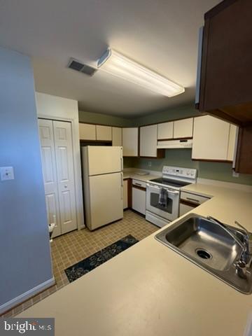 RIVERCHASE - Residential