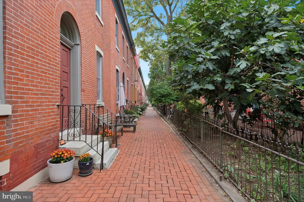 Photo of 2202 Madison Square, PHILADELPHIA, PA 19146 (MLS # PAPH2545644)