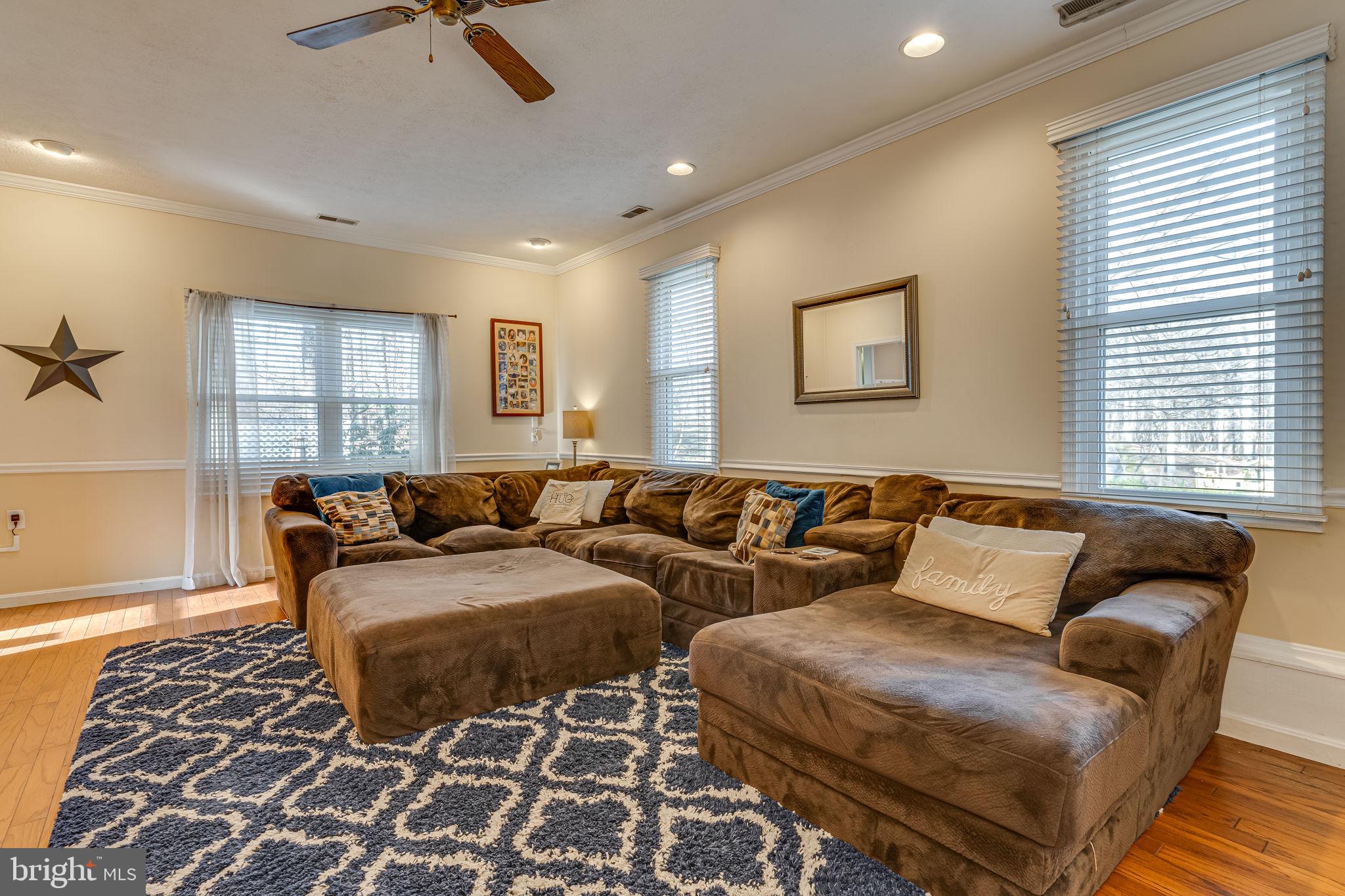 PARIS ESTATES - Residential