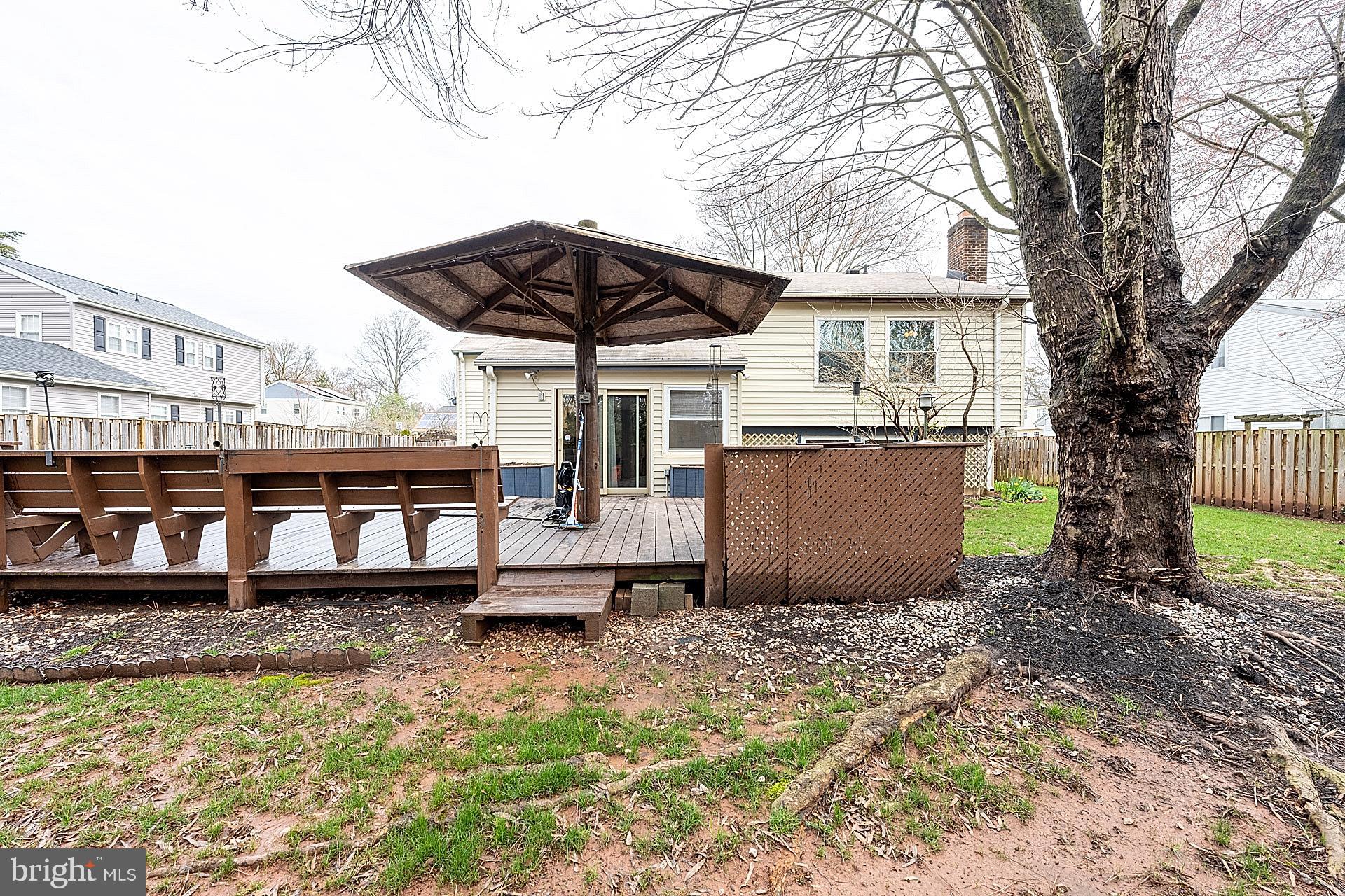 OAK TREE - Residential