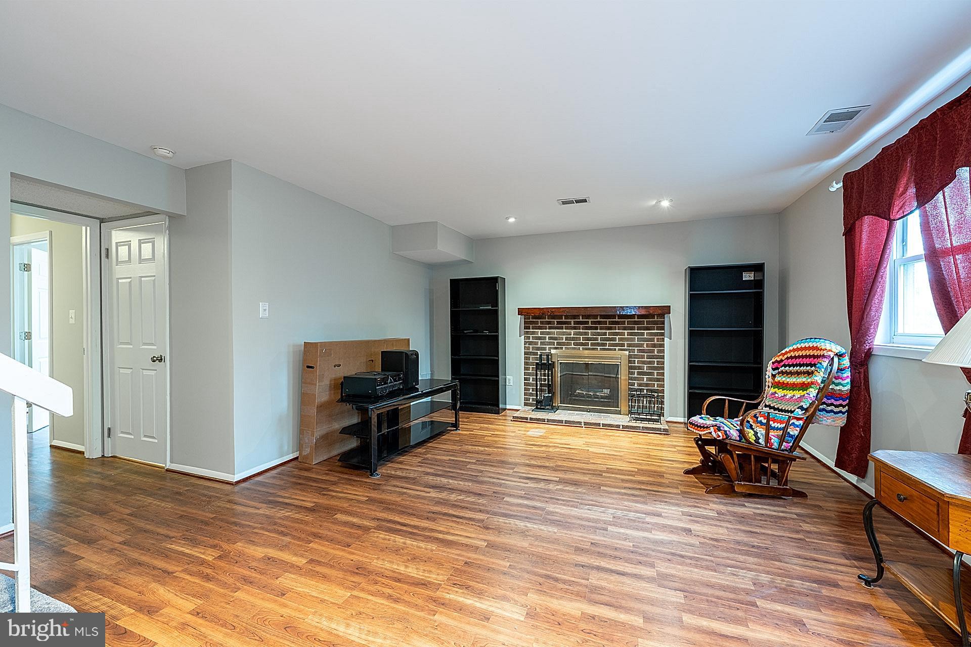 OAK TREE - Residential
