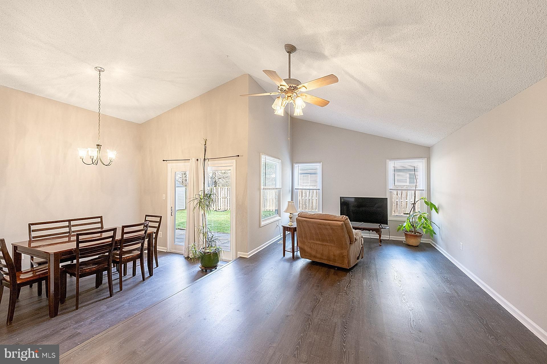 OAK TREE - Residential