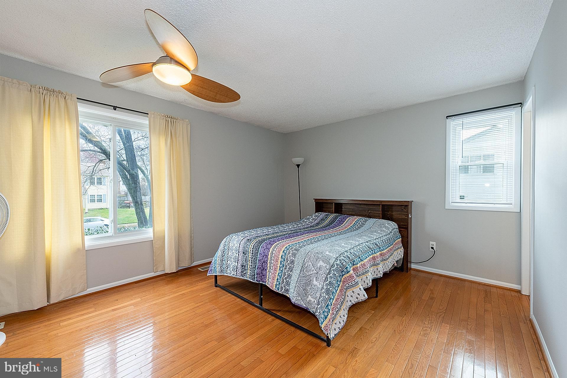 OAK TREE - Residential