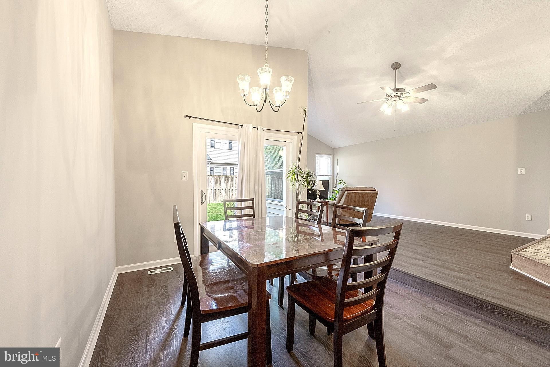 OAK TREE - Residential