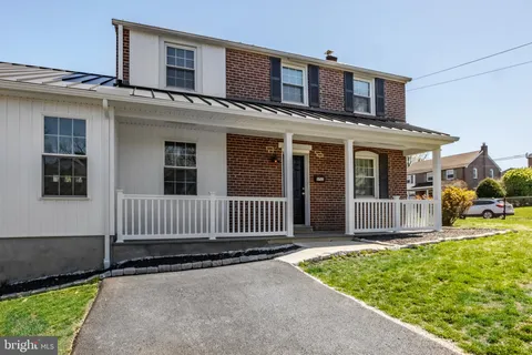 1711 Lynnewood Drive, Havertown, PA MLS: PADE2087878