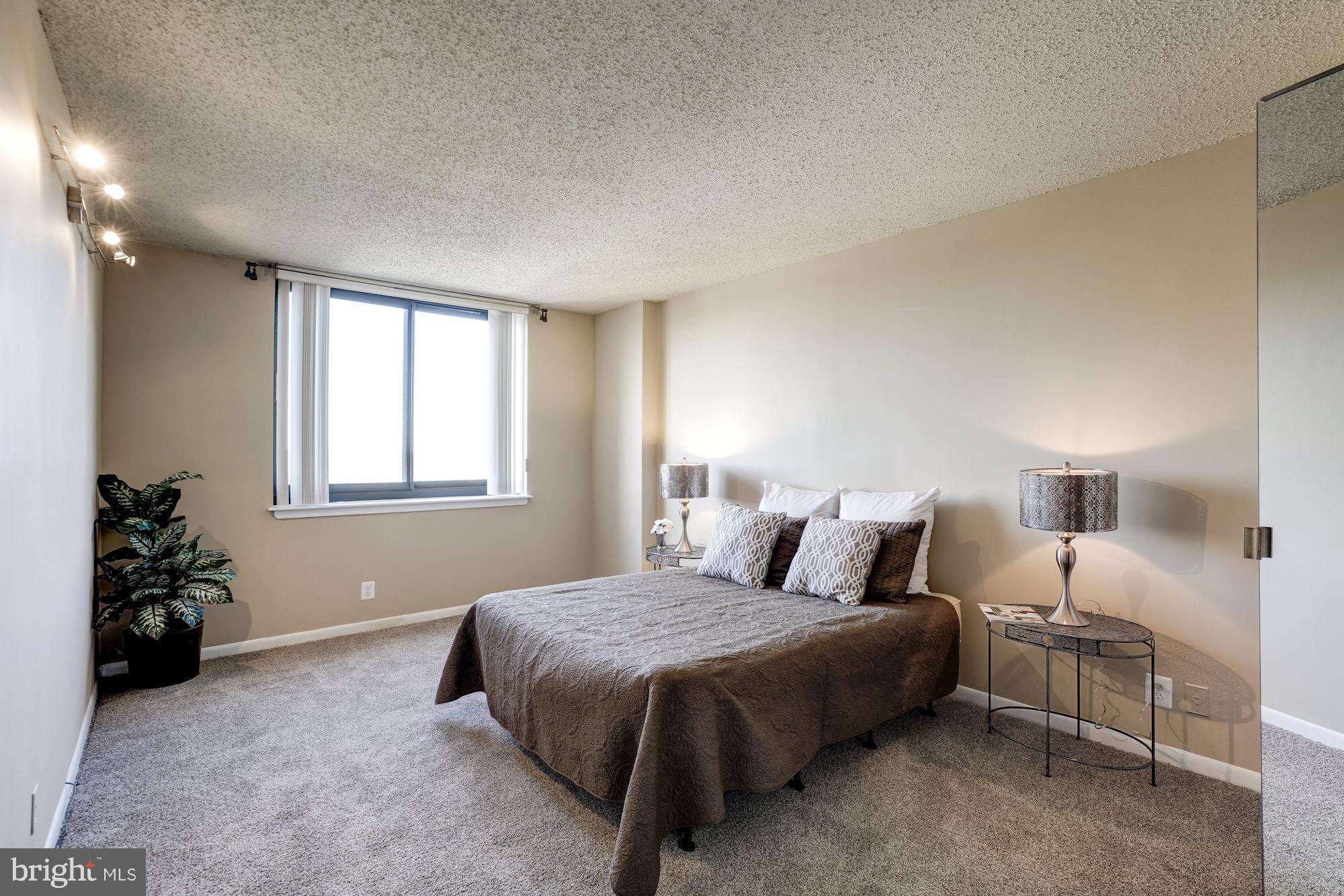 SKYLINE SQUARE CONDO - Residential