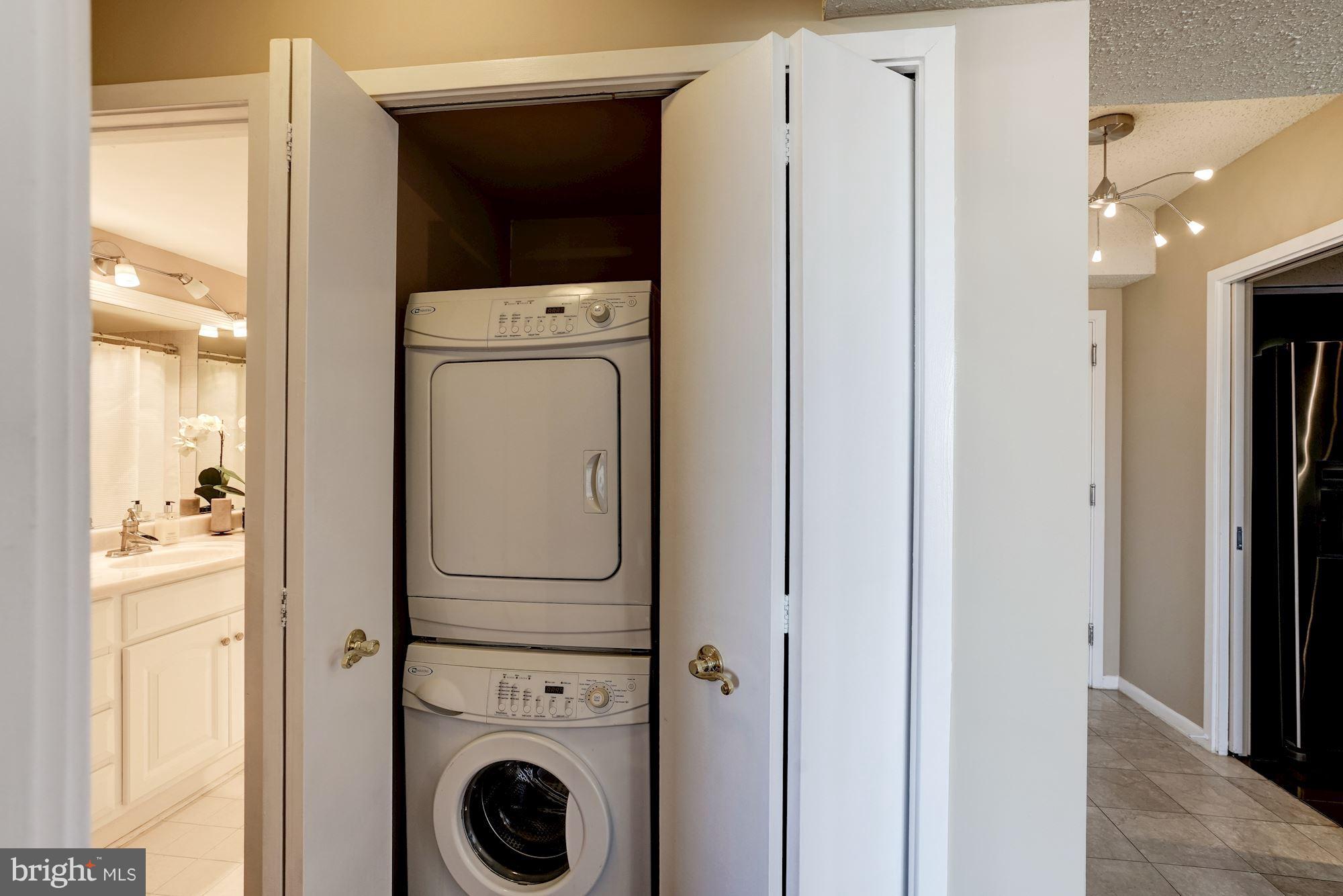 SKYLINE SQUARE CONDO - Residential