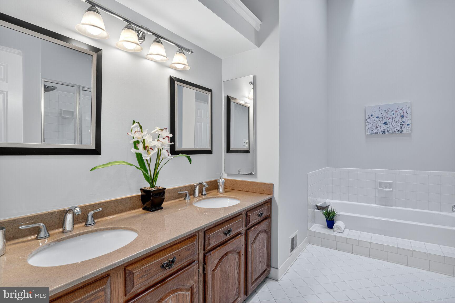 WILLOW CREEK - Residential