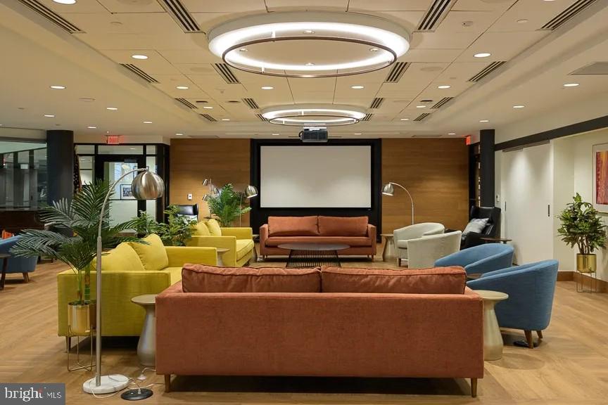 MONTEBELLO - Residential Lease