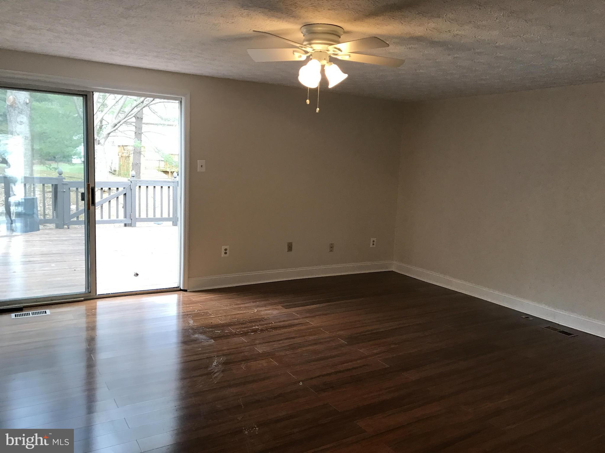 LONG REACH - Residential Lease