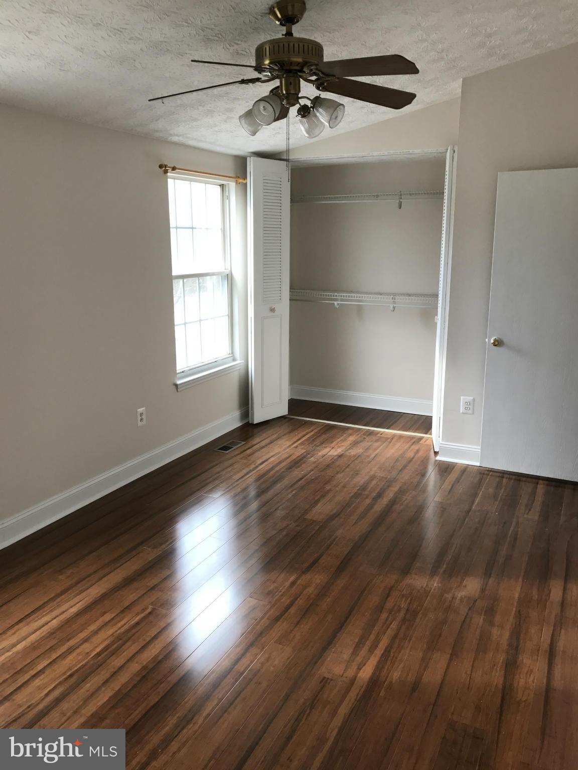 LONG REACH - Residential Lease