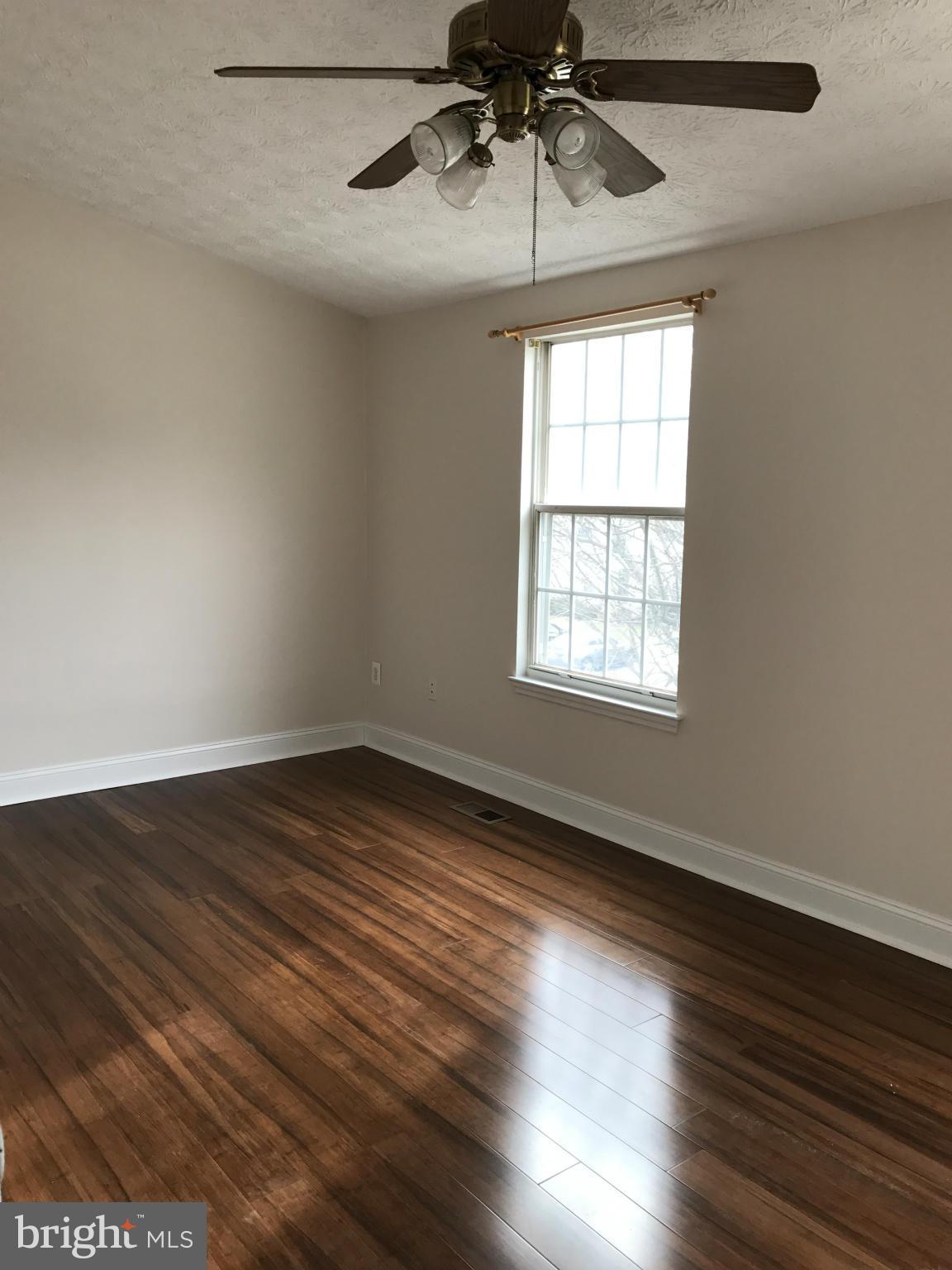 LONG REACH - Residential Lease