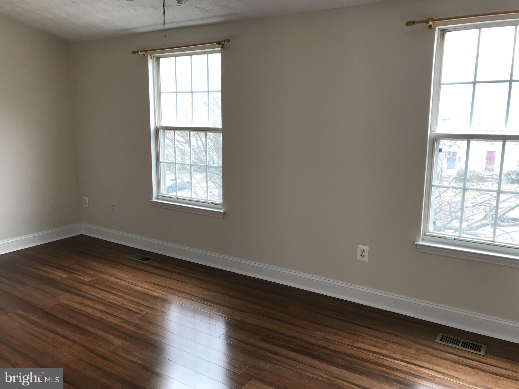 LONG REACH - Residential Lease