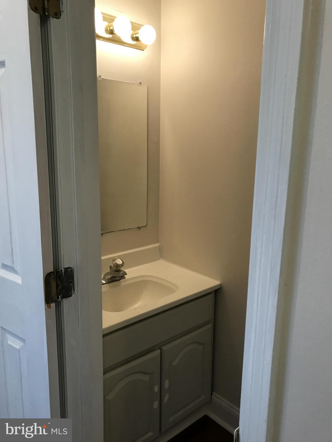 LONG REACH - Residential Lease