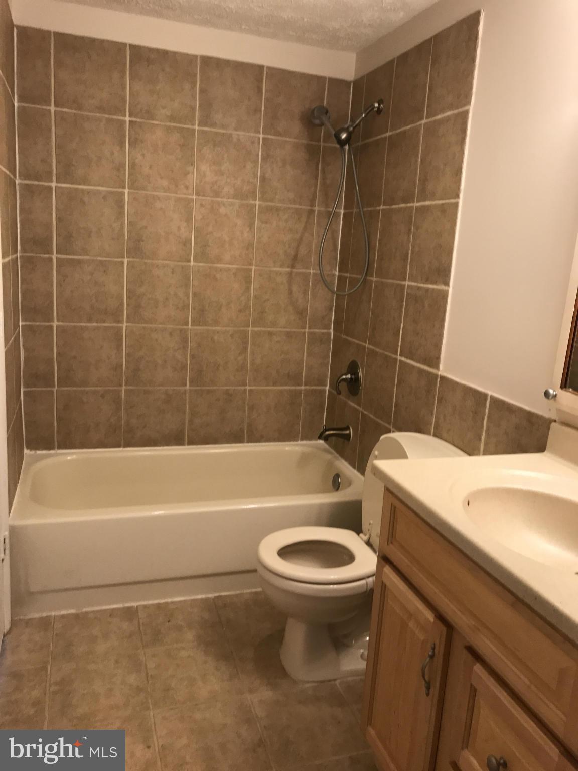 LONG REACH - Residential Lease