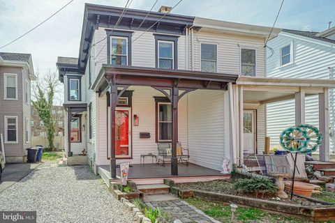 86 E 3RD STREET MOORESTOWN NJ 08057
