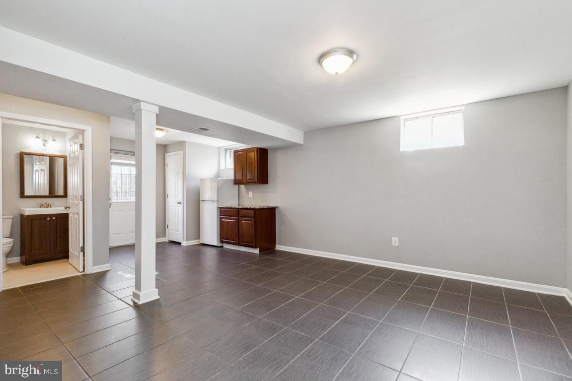 GRAYMOOR - Residential Lease