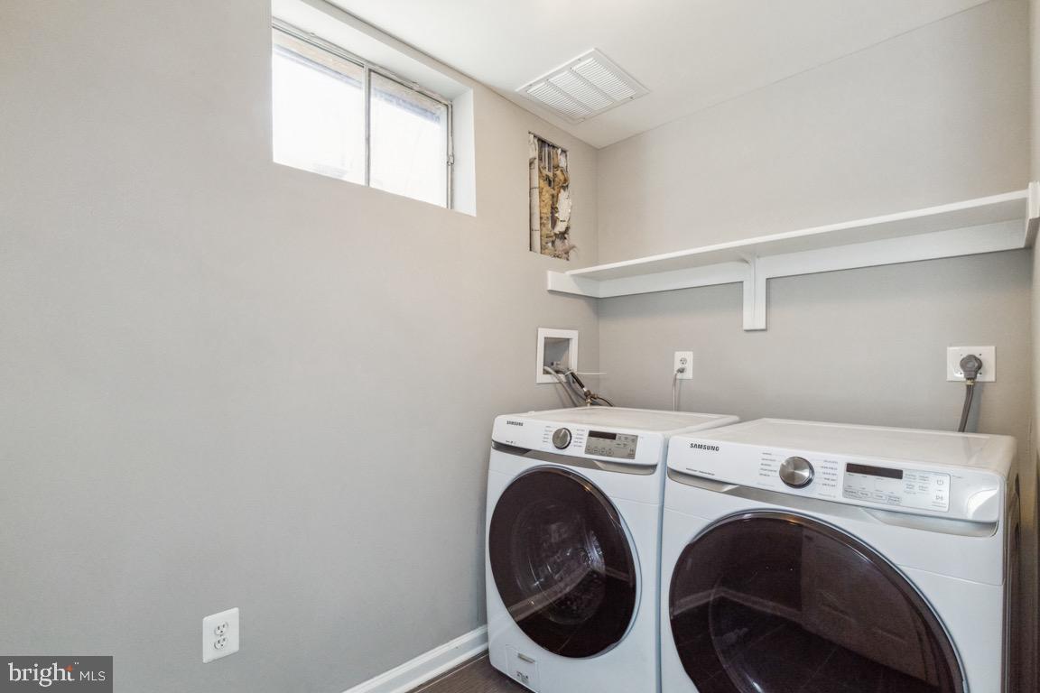 GRAYMOOR - Residential Lease