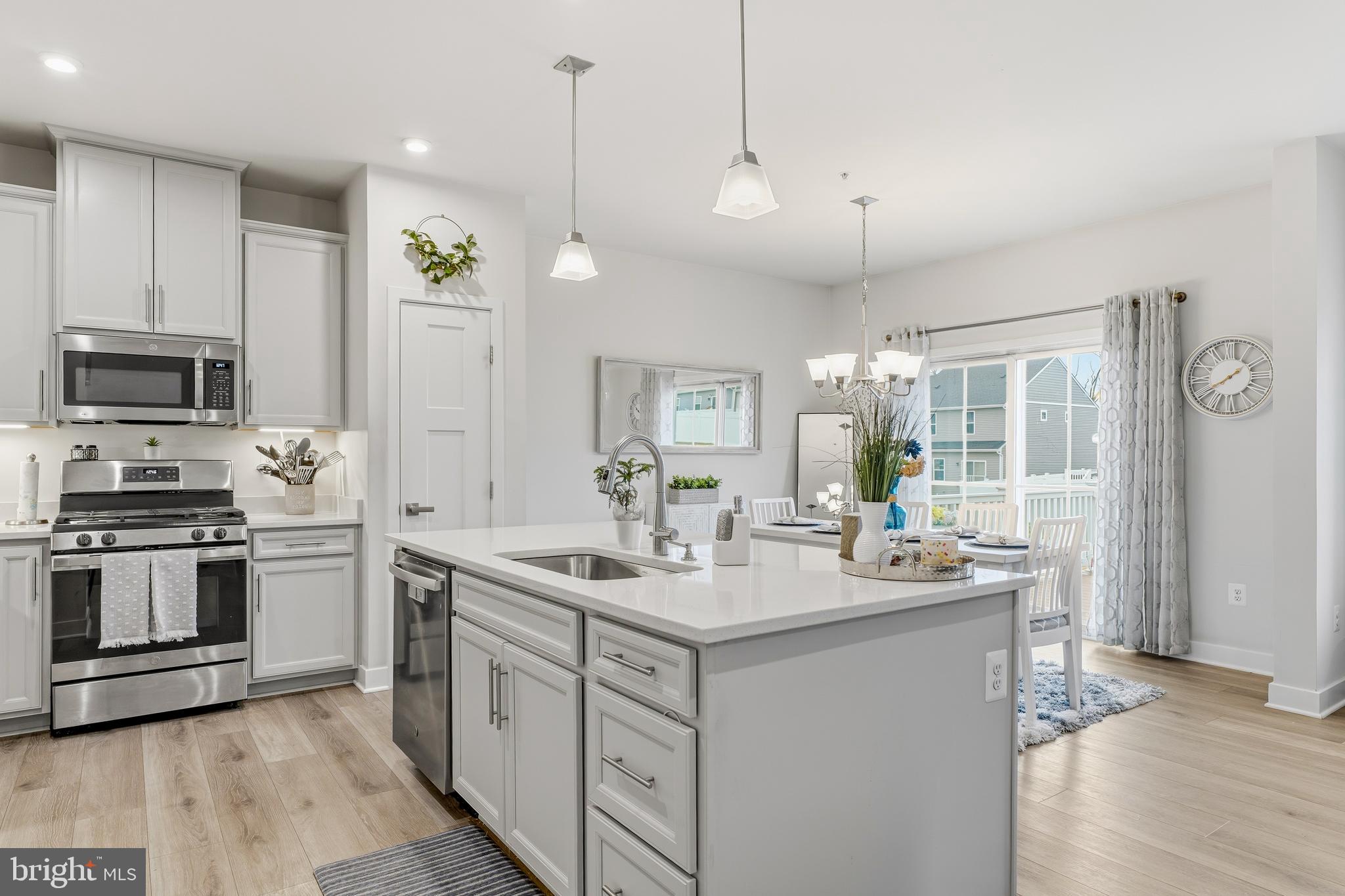 JAMES RUN CARRIAGE HOMES - Residential