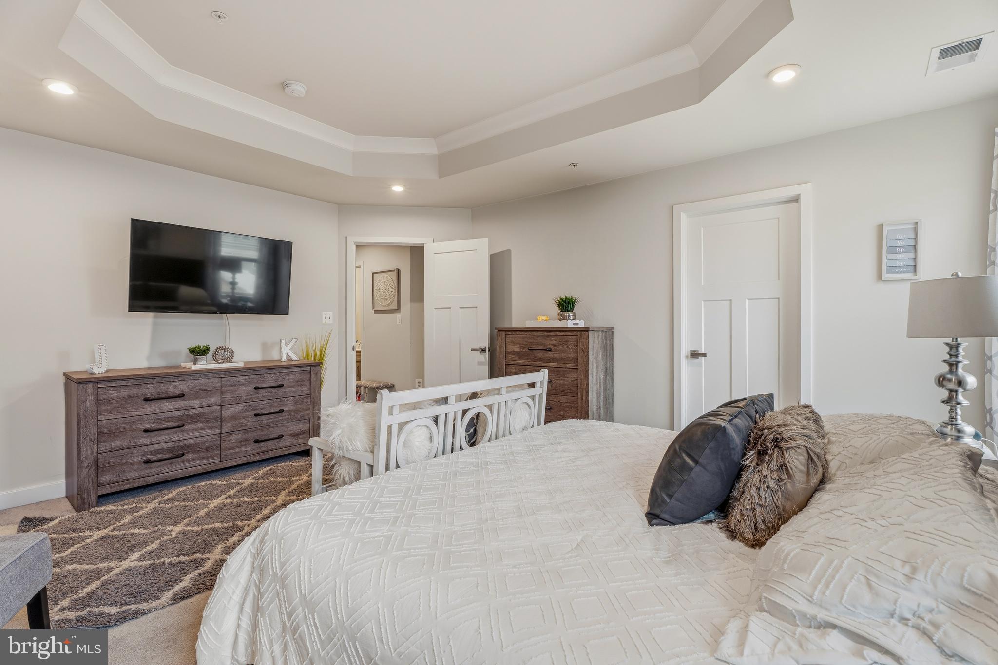 JAMES RUN CARRIAGE HOMES - Residential