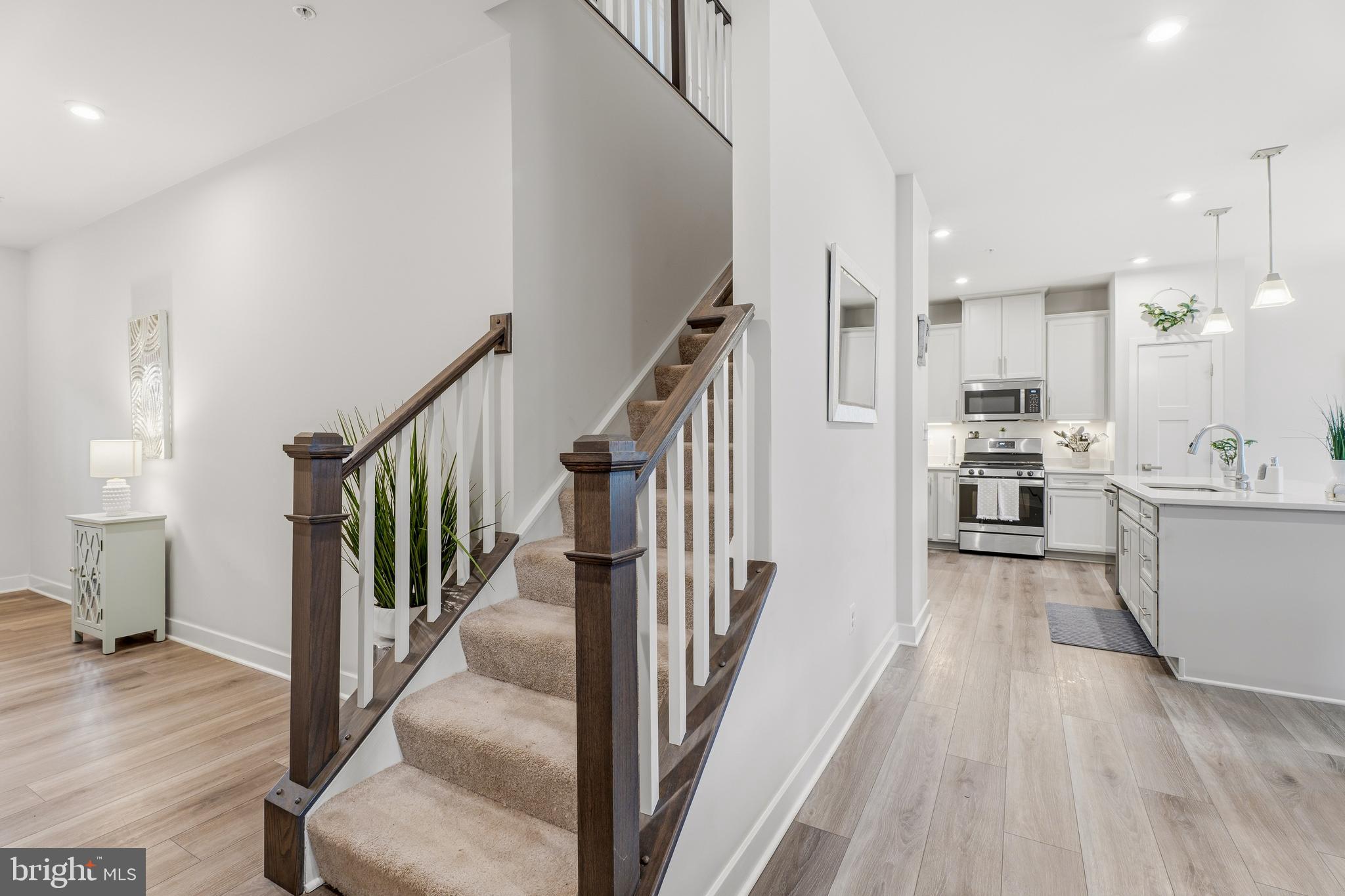 JAMES RUN CARRIAGE HOMES - Residential